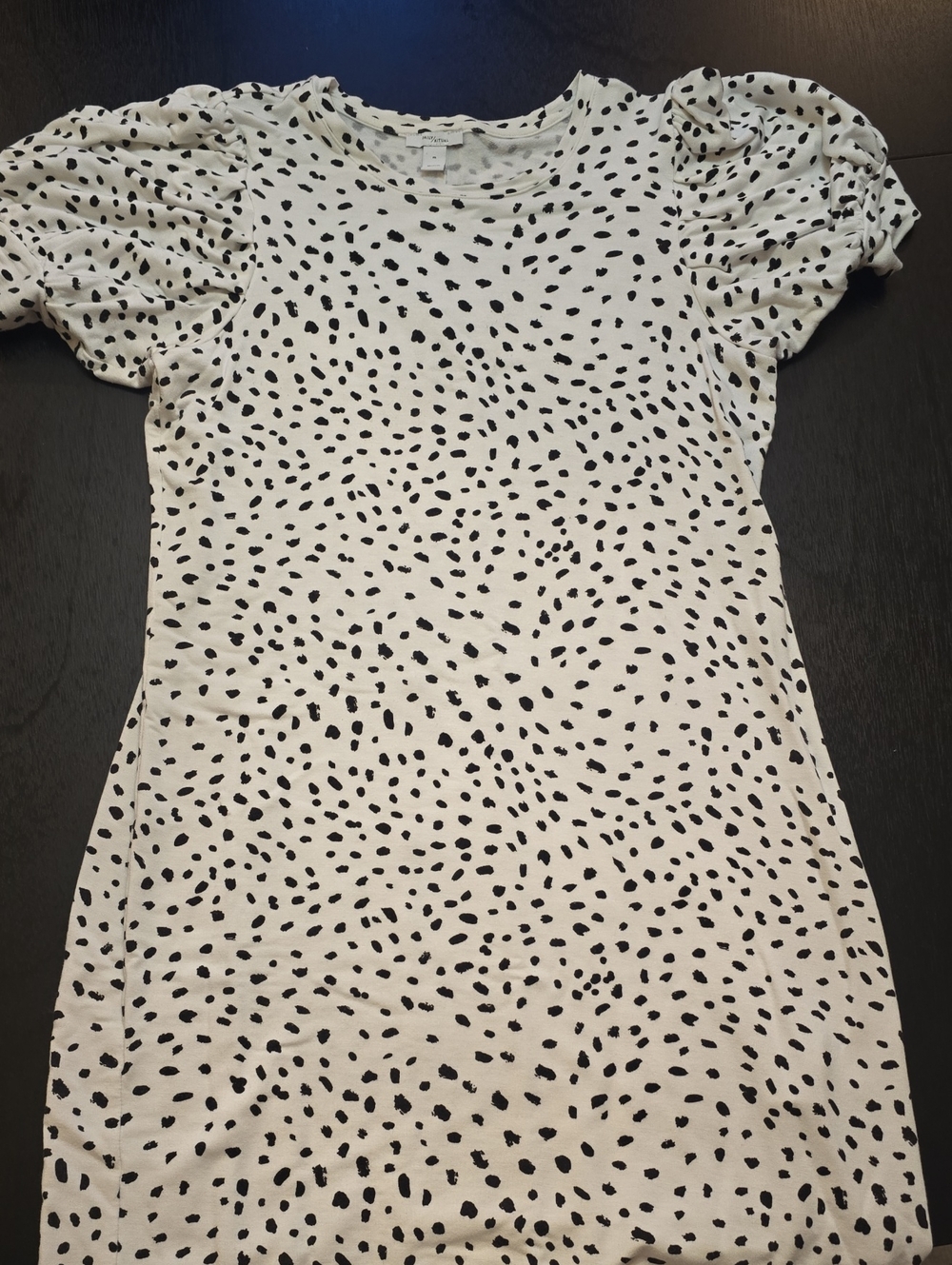 Daily Ritual White Short Sleeve Tee with Black Dot Print and Puff Sleeves